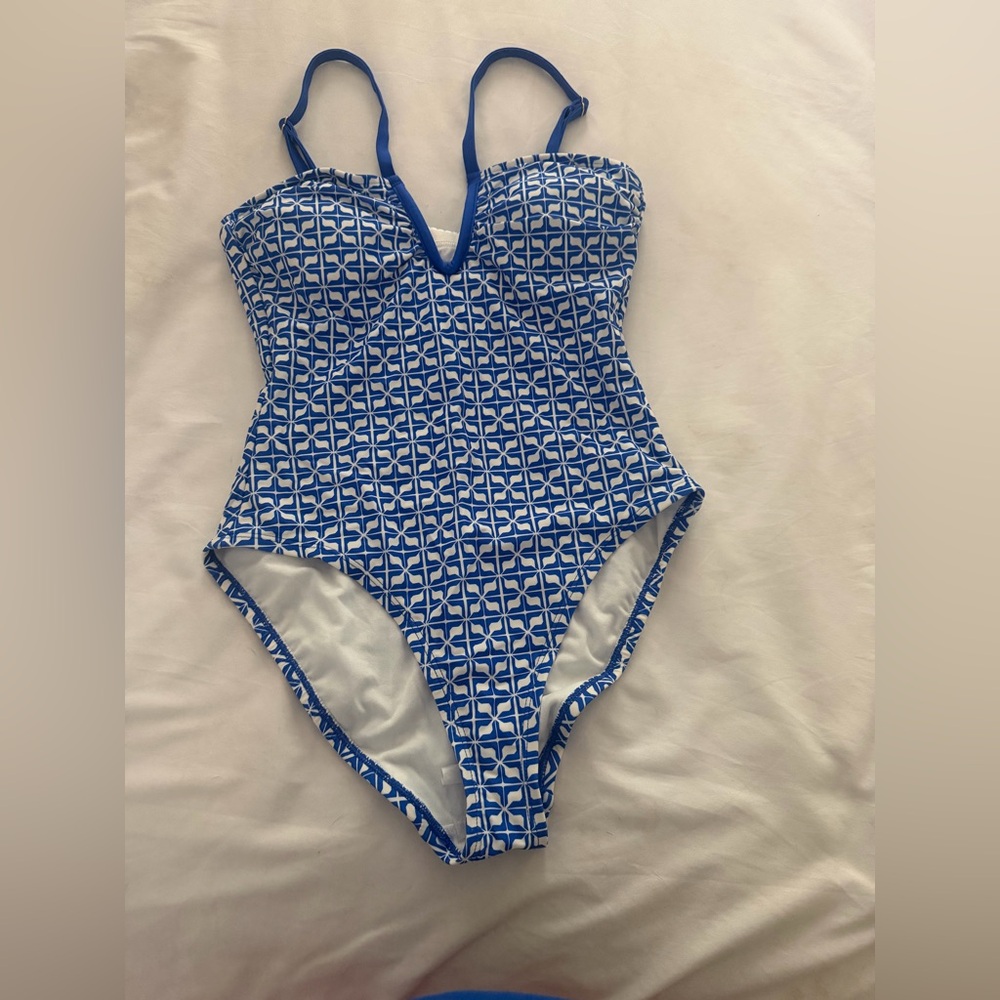 NWT Shade & Shore Blue Geometric One-Piece Swimsuit